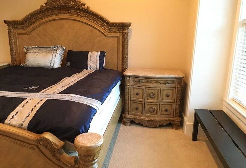 פנסיון Cozy House