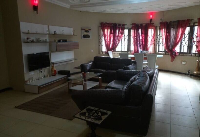 膳宿费 Edek Luxury Guesthouse