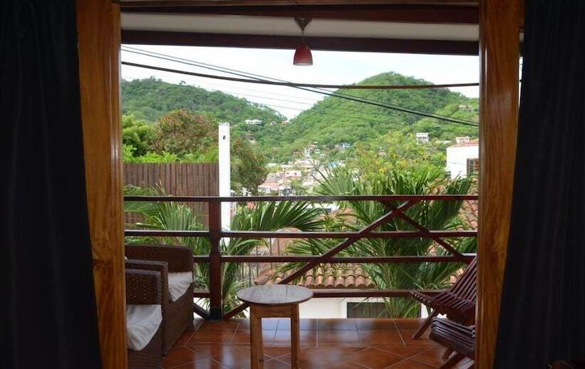 פנסיון Nuestra Casa