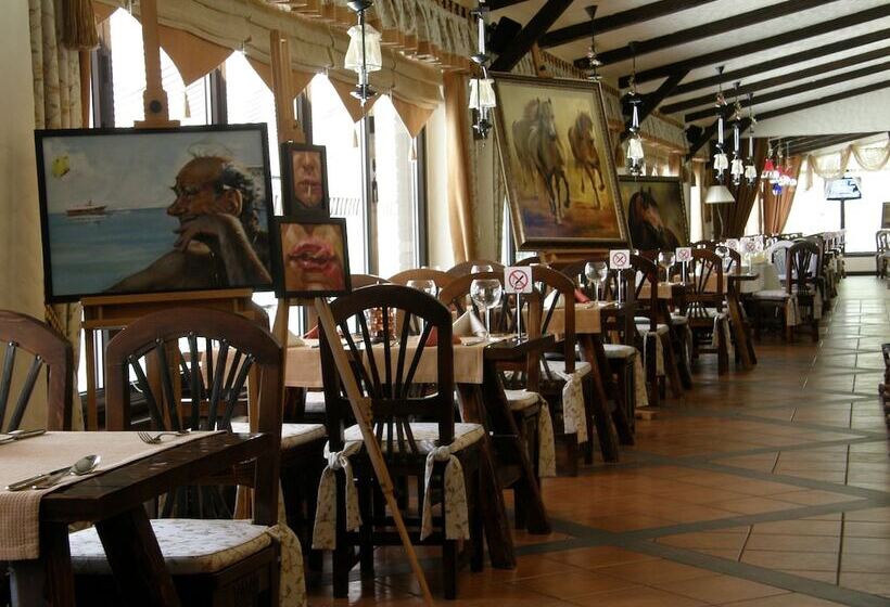 פנסיון Park Hotel Butenko Stable