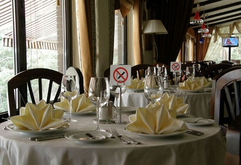 פנסיון Park Hotel Butenko Stable