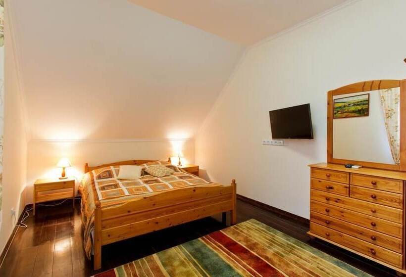 פנסיון Park Hotel Butenko Stable