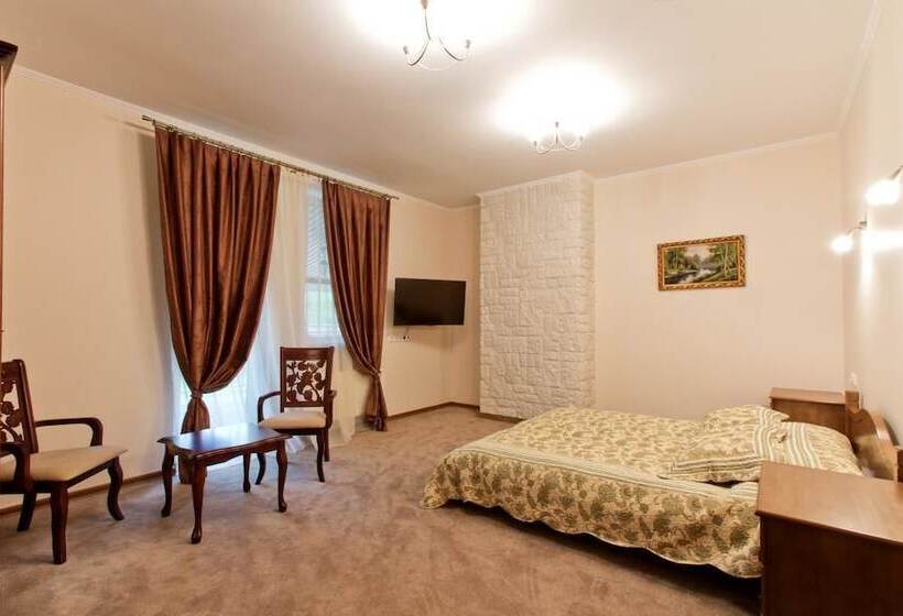 פנסיון Park Hotel Butenko Stable