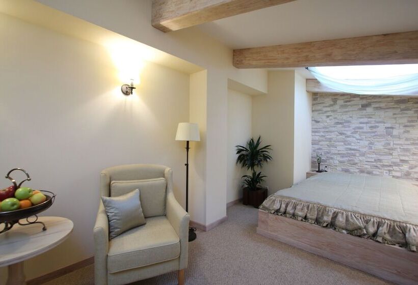 פנסיון Park Hotel Butenko Stable