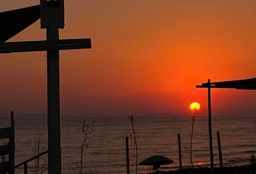 פנסיון Sea View Kourouta