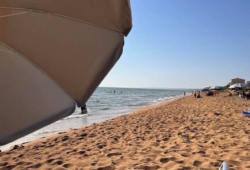 פנסיון Sea View Kourouta