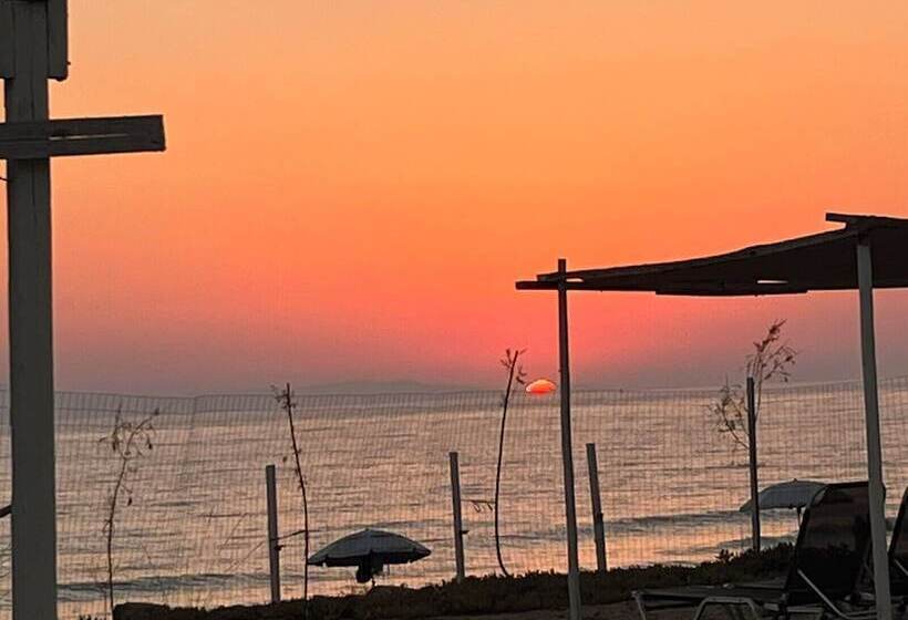 פנסיון Sea View Kourouta