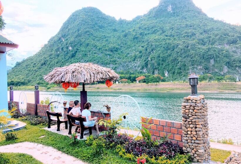 پانسیون Son River House