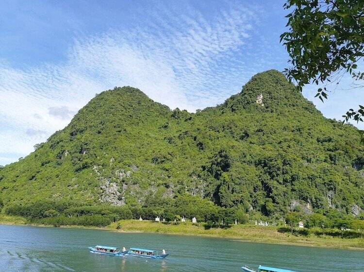 پانسیون Son River House