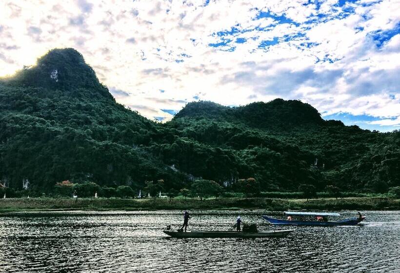 پانسیون Son River House