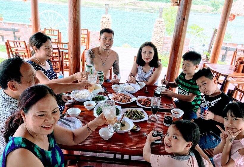 پانسیون Son River House