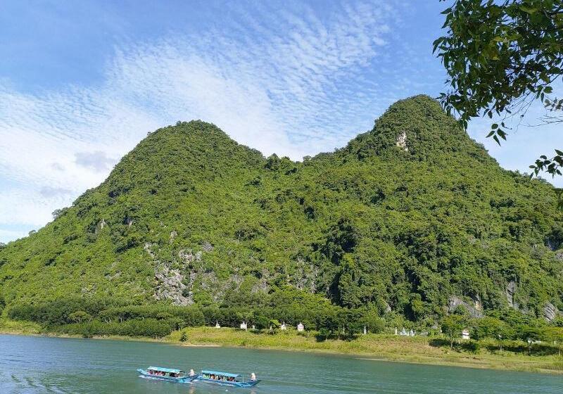 پانسیون Son River House