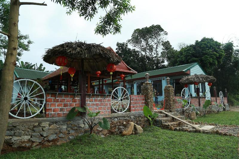 پانسیون Son River House