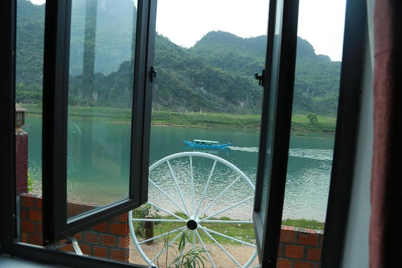 پانسیون Son River House