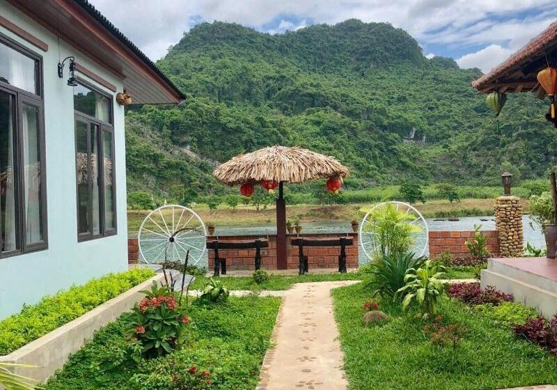 پانسیون Son River House