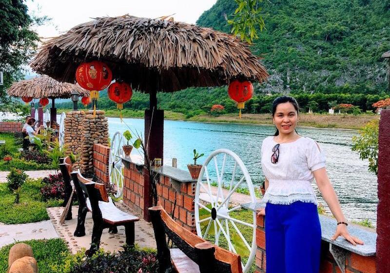 پانسیون Son River House