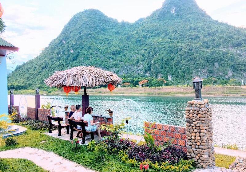 پانسیون Son River House