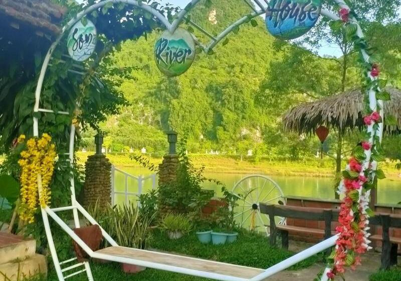 پانسیون Son River House