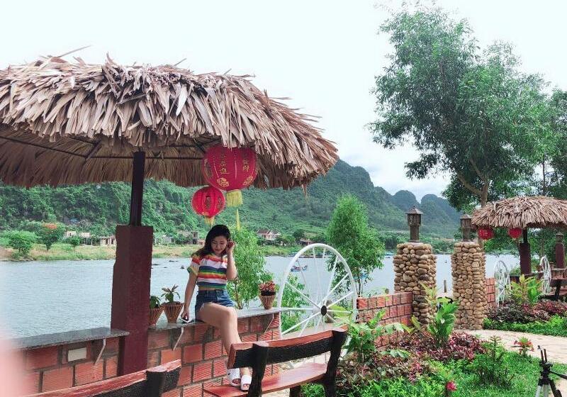 پانسیون Son River House