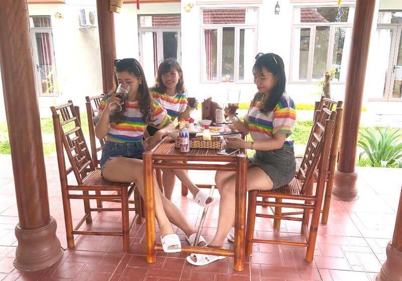 پانسیون Son River House