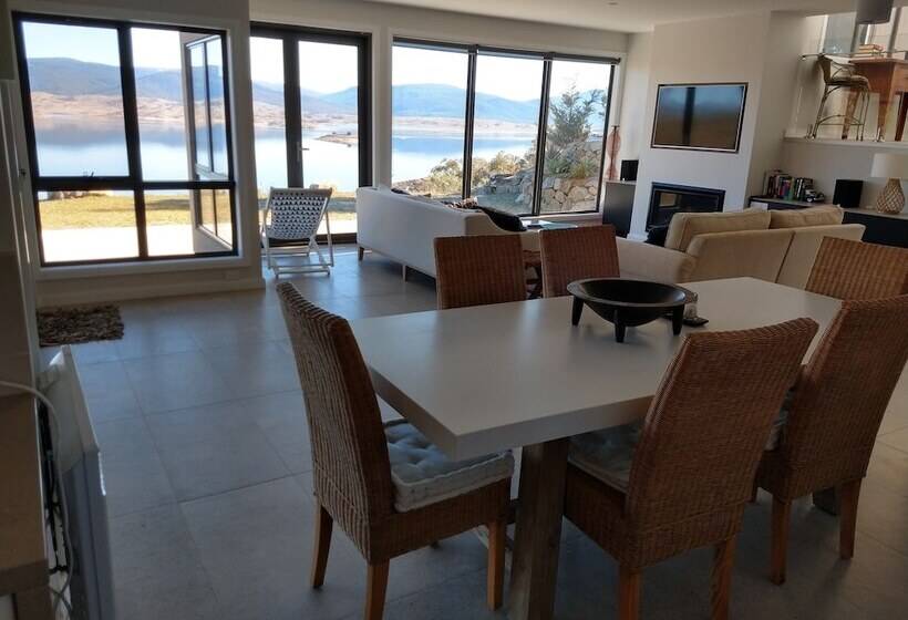 ペンション Willow Bay Lodge