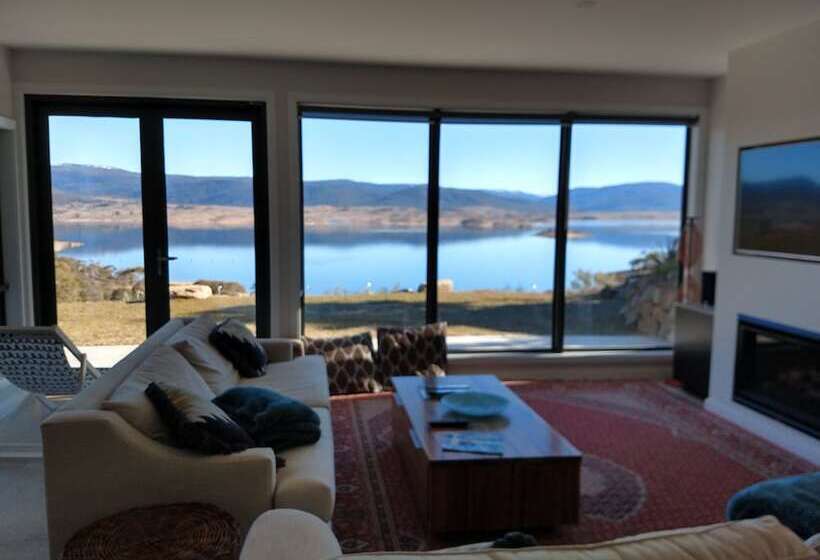 ペンション Willow Bay Lodge