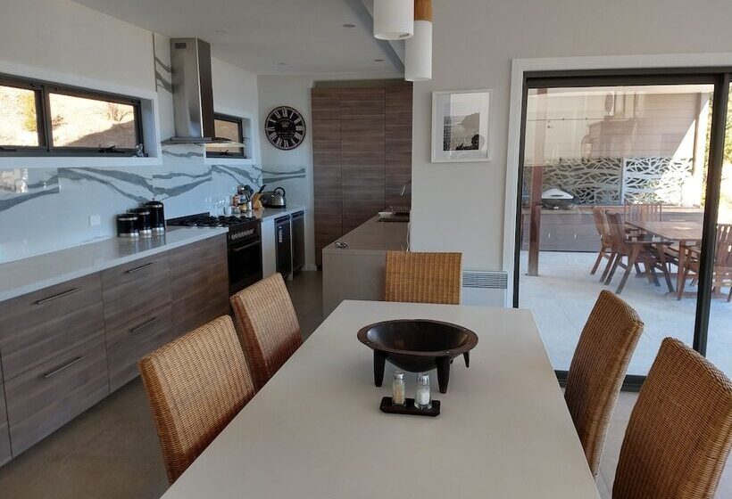 ペンション Willow Bay Lodge