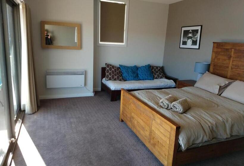 ペンション Willow Bay Lodge