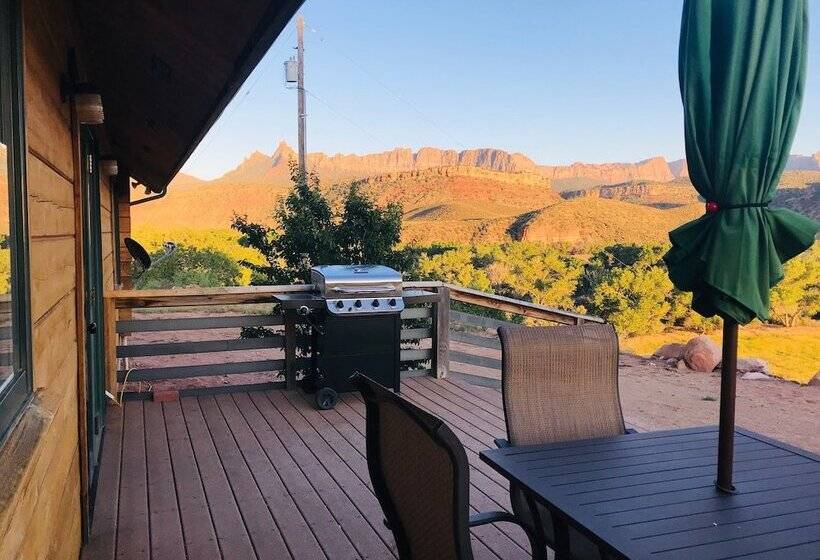 بنسيون Zion Red Rock Cabin