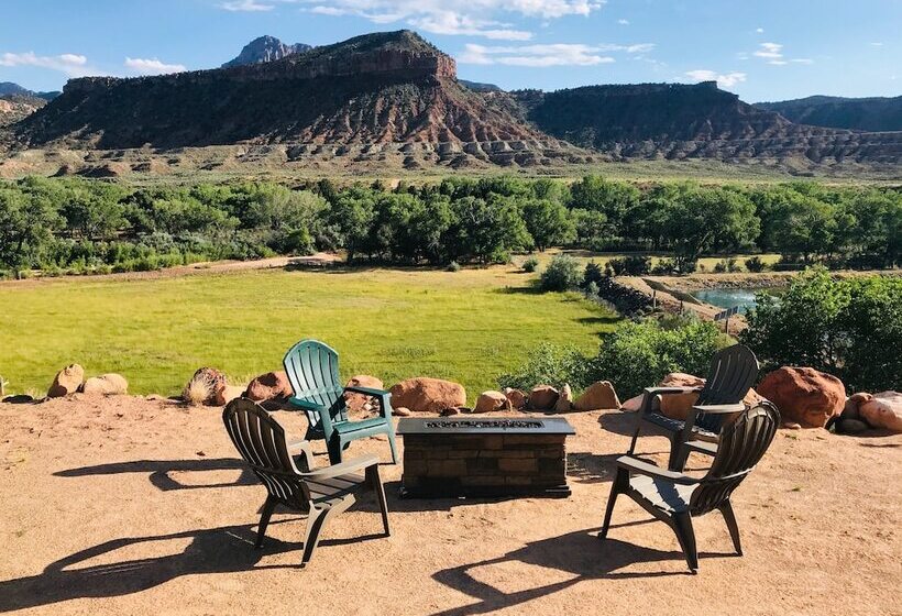 بنسيون Zion Red Rock Cabin