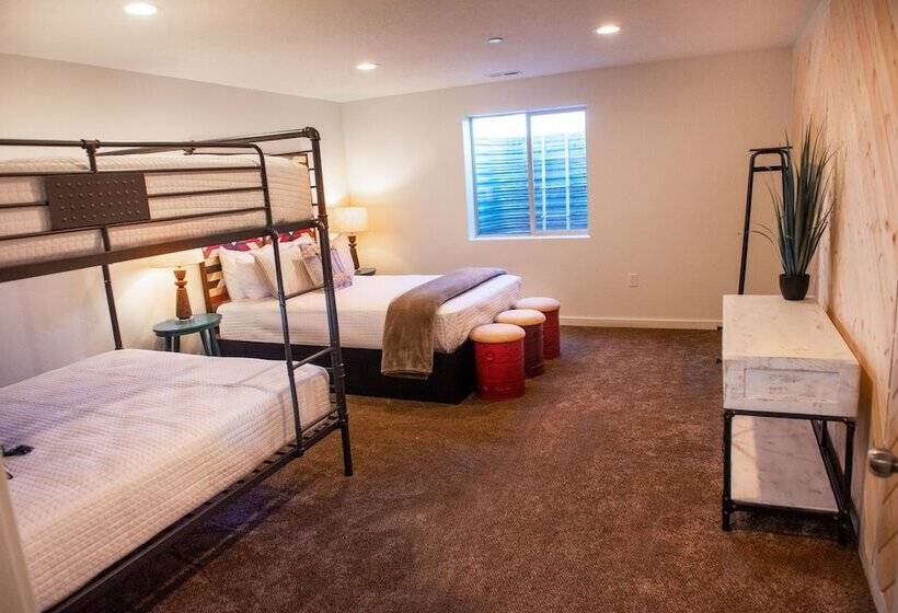 بنسيون Zion Red Rock Cabin