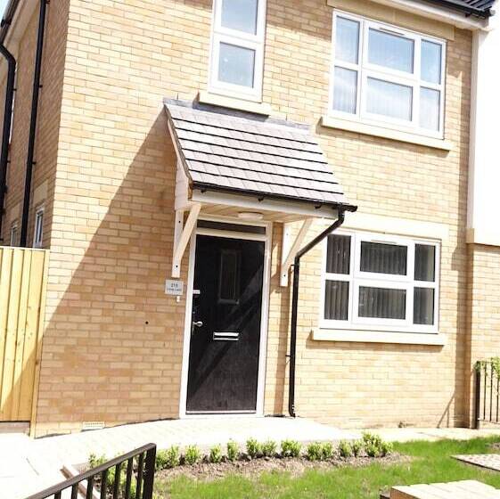 住所 Heathrow Ensuite Rooms