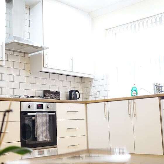 住所 Heathrow Ensuite Rooms