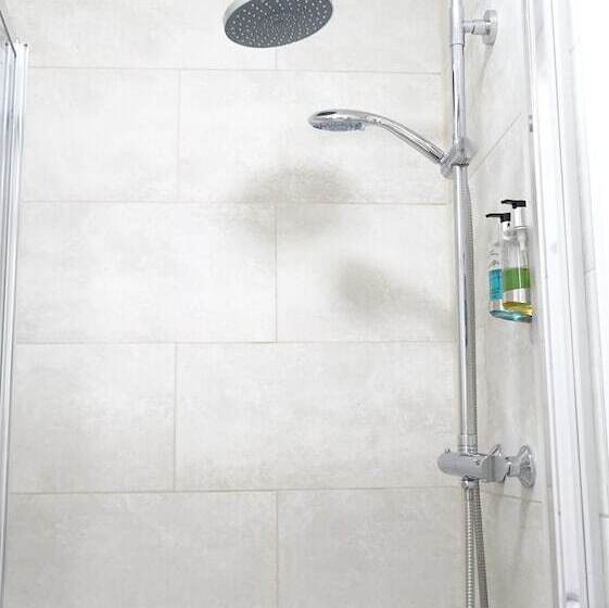 住所 Heathrow Ensuite Rooms