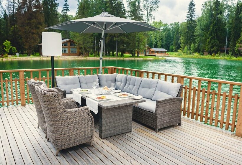 אתר נופש Eco Hotel Izumrudniy Les