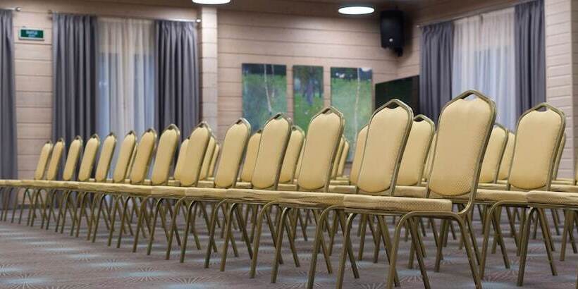 אתר נופש Eco Hotel Izumrudniy Les