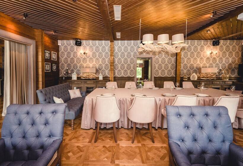 אתר נופש Eco Hotel Izumrudniy Les