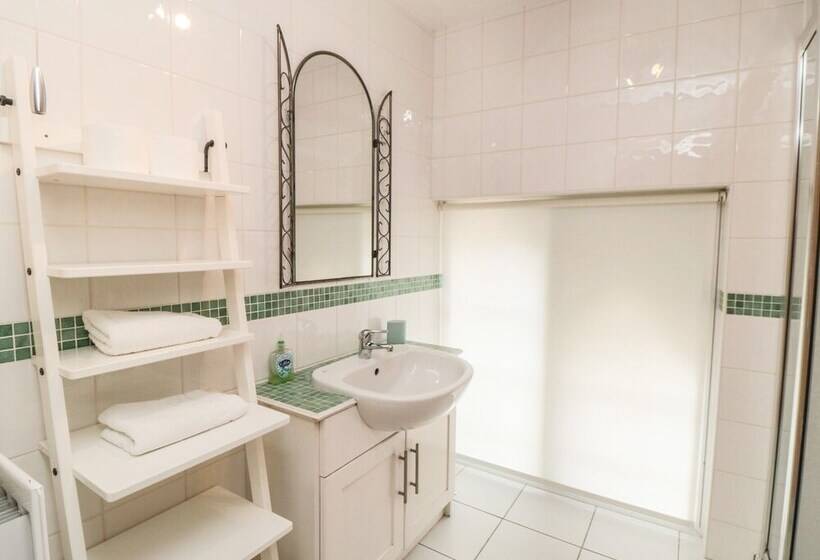 The Old School House