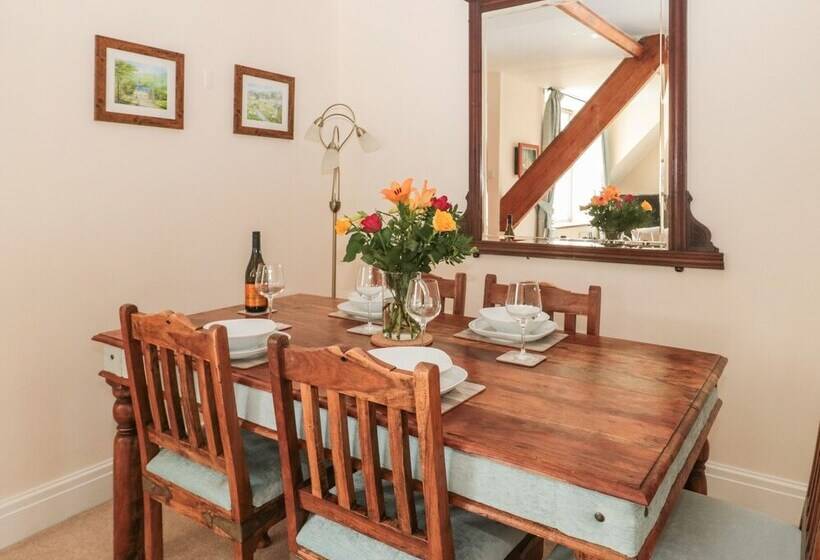 The Old School House