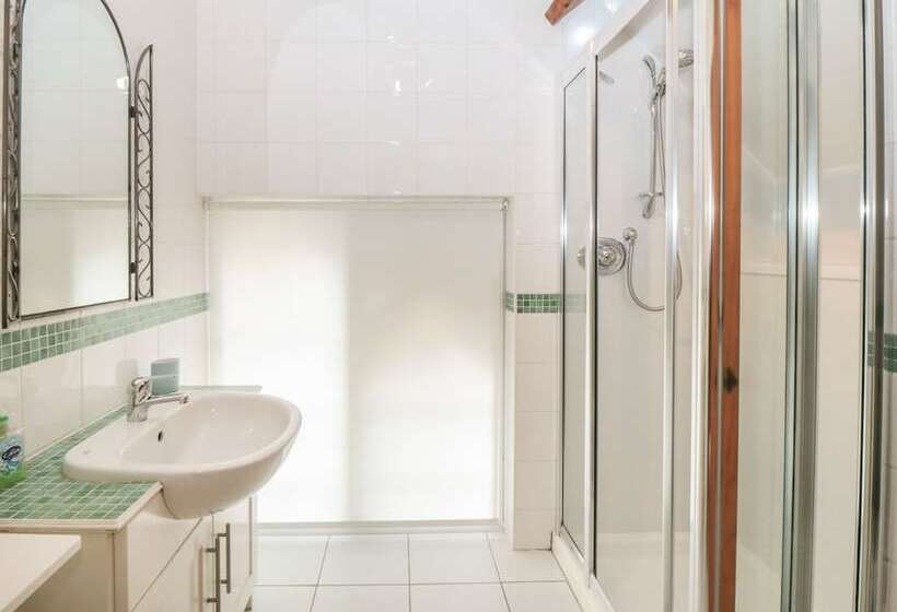 The Old School House