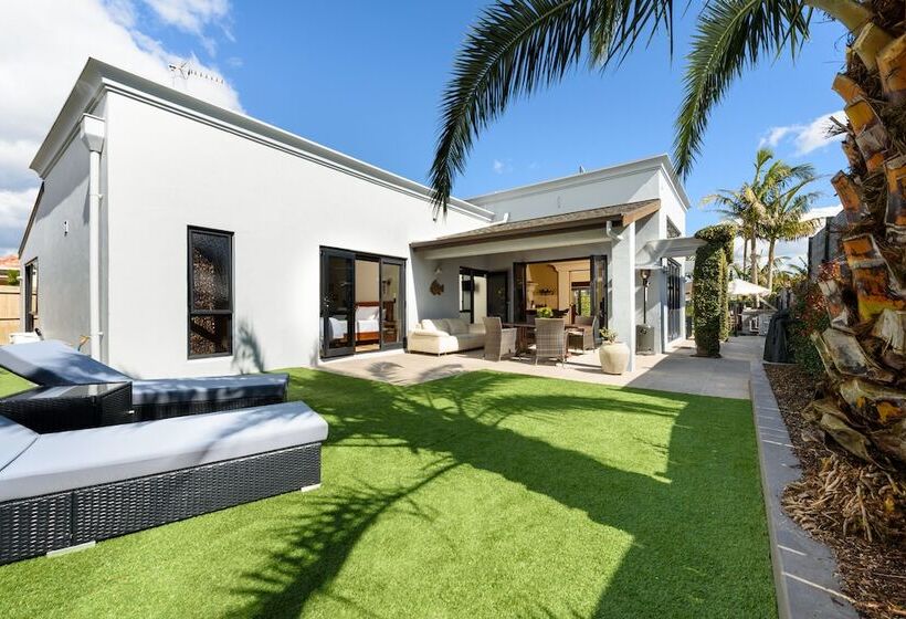 Tuscan Retreat Bed & Breakfast  Adults Only