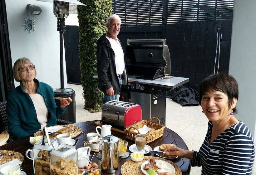 Tuscan Retreat Bed & Breakfast  Adults Only