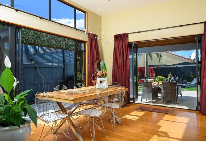 Tuscan Retreat Bed & Breakfast  Adults Only