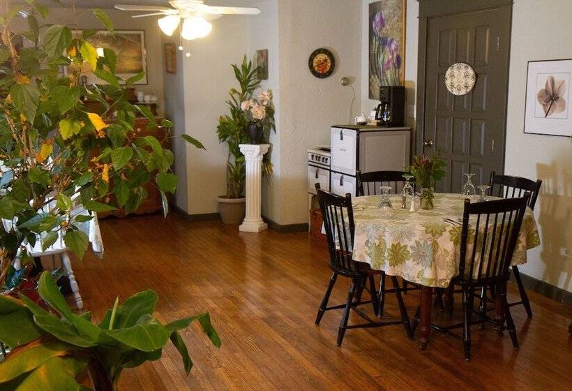 Back Inn Time Bed & Breakfast