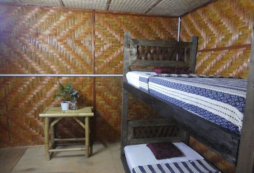 Bakau Hijau Riverlodge   Hostel