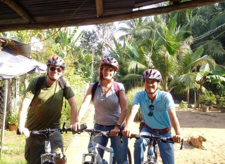 تختخواب و صبحانه Homestay Bentre Coco Lodge