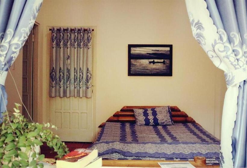 تختخواب و صبحانه Homestay Bentre Coco Lodge