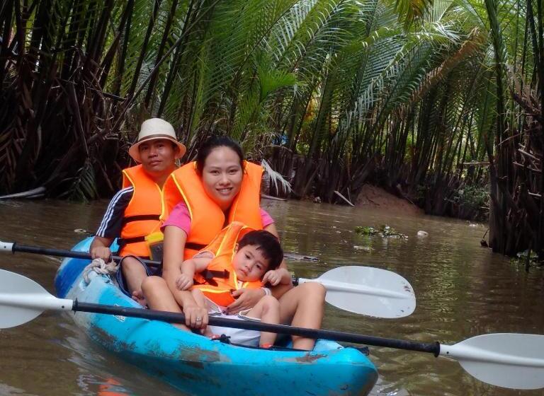 تختخواب و صبحانه Homestay Bentre Coco Lodge