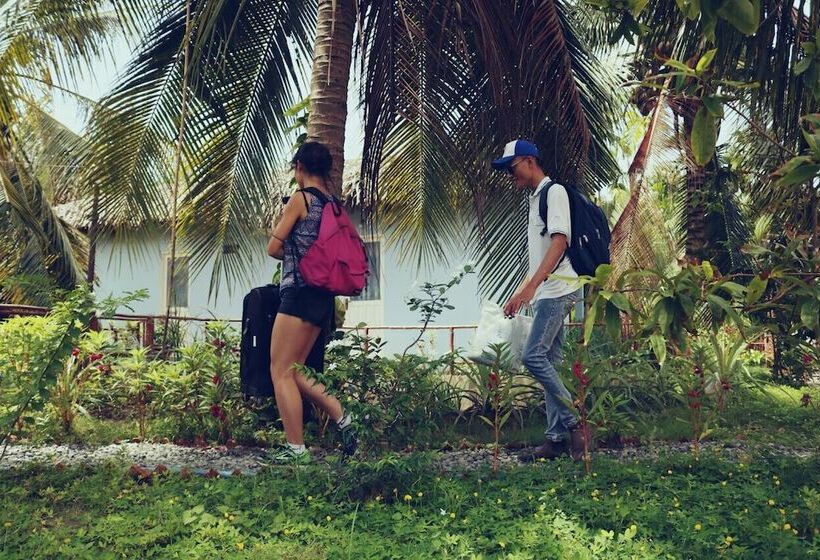 تختخواب و صبحانه Homestay Bentre Coco Lodge