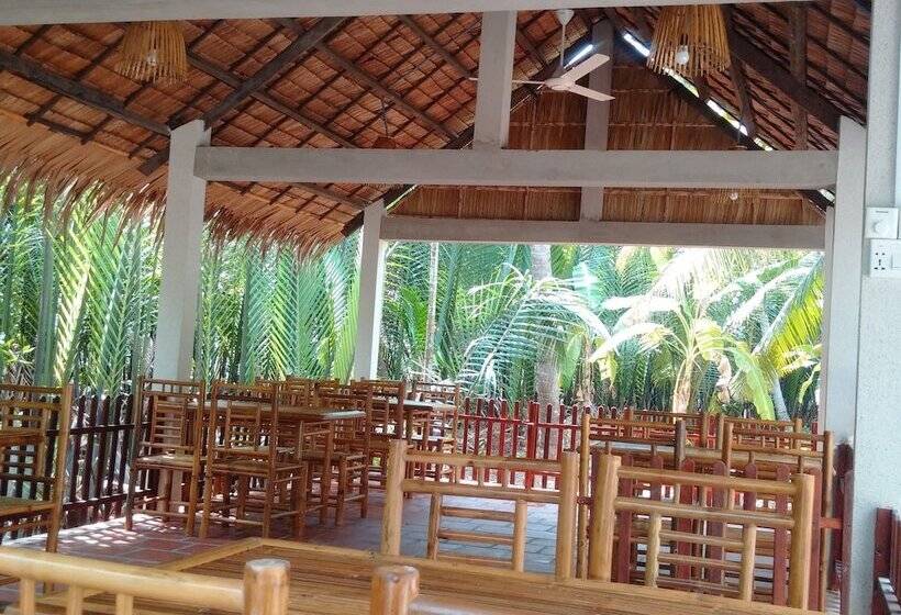 تختخواب و صبحانه Homestay Bentre Coco Lodge